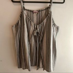 ✨5 for $25✨ Black/White Striped Tank Top W Bow Sz 3x